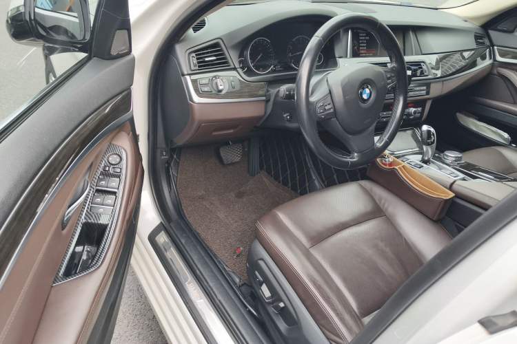 Used BMW 5 Series 2017 525Li Luxury Design Package Driver Seat
