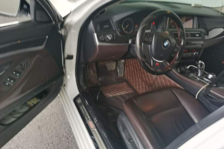 Used BMW 5 Series 2017 525Li Luxury Design Package Driver Seat