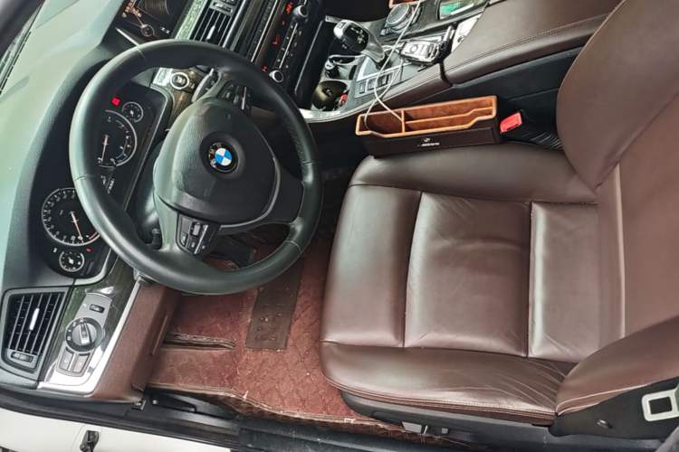 Used BMW 5 Series 2017 525Li Luxury Design Package Driver Seat