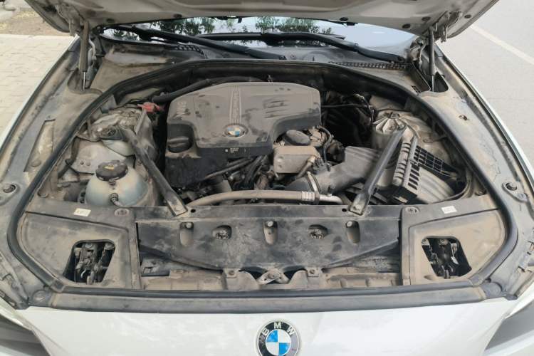 Used BMW 5 Series 2017 525Li Luxury Design Package Engine Bay