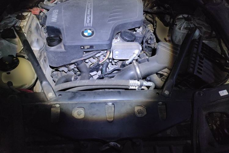 Used BMW 5 Series 2017 520Li Elegant Edition Engine Bay