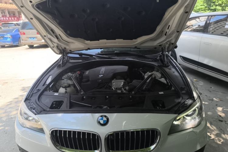 Used BMW 5 Series 2017 525Li Leading Model Engine Bay