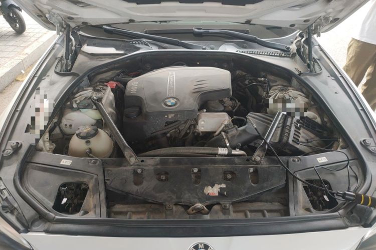 Used BMW 5 Series 2017 525Li Leading Model Engine Bay