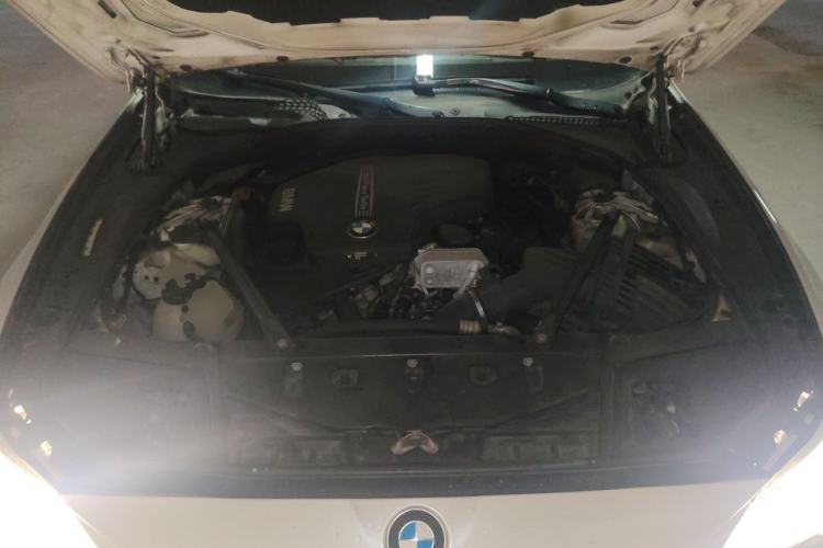Used BMW 5 Series 2017 520Li Elegant Edition Engine Bay