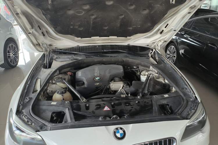 Used BMW 5 Series 2017 525Li Luxury Design Package Engine Bay