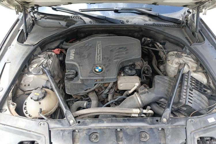 Used BMW 5 Series 2017 525Li Leading Model Engine Bay