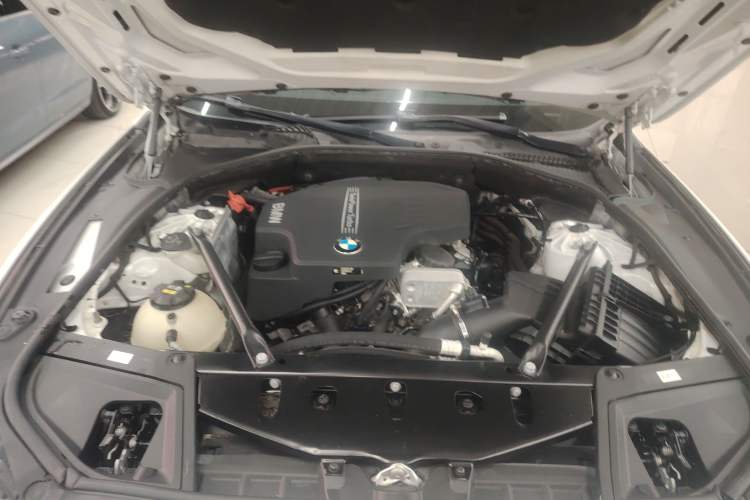 Used BMW 5 Series 2017 525Li Luxury Design Package Engine Bay