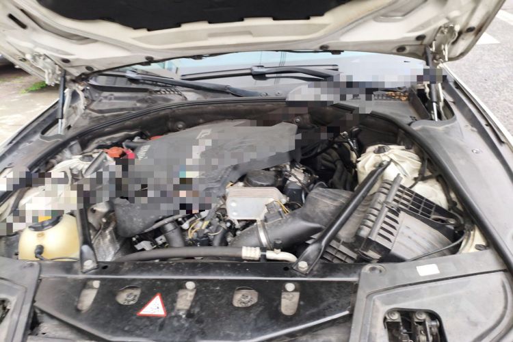 Used BMW 5 Series 2017 528Li Leading Model Engine Bay