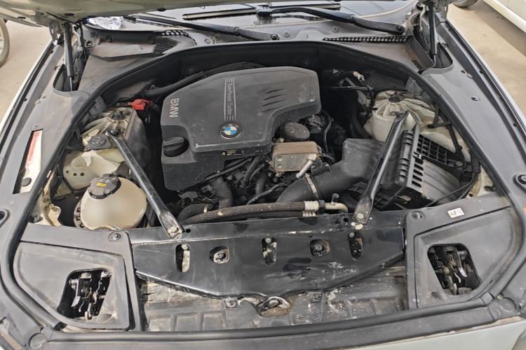 Used BMW 5 Series 2017 525Li Luxury Design Package Engine Bay