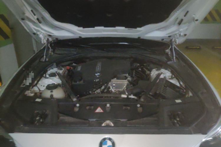 Used BMW 5 Series 2017 525Li Luxury Design Package Engine Bay