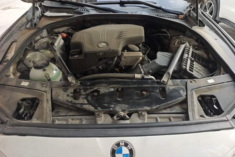 Used BMW 5 Series 2017 525Li Luxury Design Package Engine Bay
