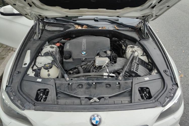 Used BMW 5 Series 2017 525Li Luxury Design Package Engine Bay