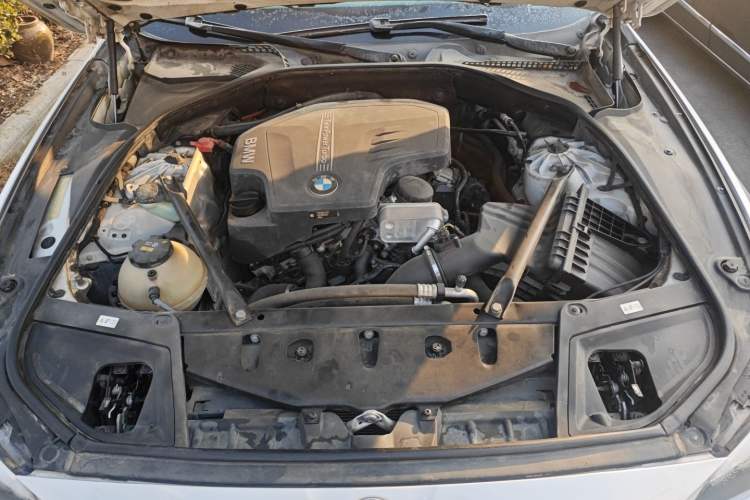 Used BMW 5 Series 2017 525Li Luxury Design Package Engine Bay