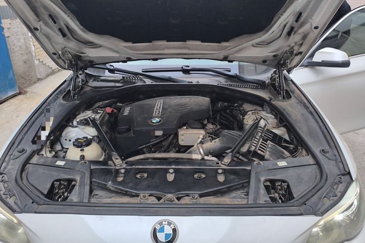 Used BMW 5 Series 2017 520Li Elegant Edition Engine Bay