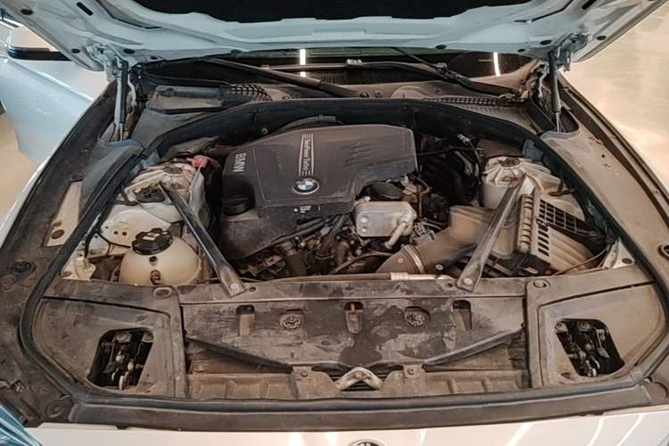 Used BMW 5 Series 2017 525Li Luxury Design Package Engine Bay