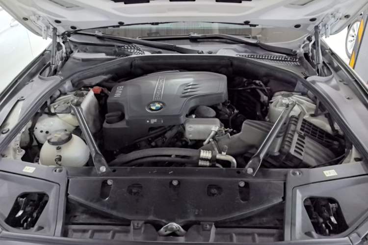 Used BMW 5 Series 2017 525Li Luxury Design Package Engine Bay