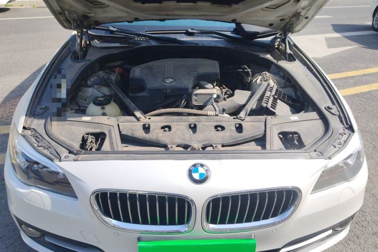 Used BMW 5 Series 2017 525Li Leading Model Engine Bay