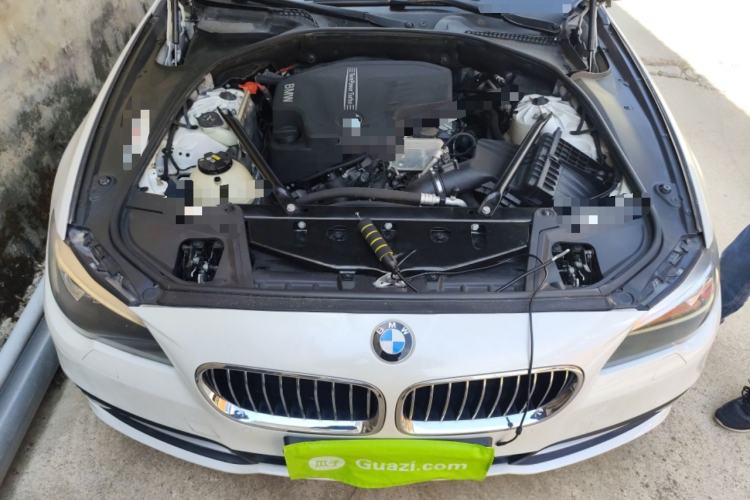 Used BMW 5 Series 2017 520Li Elegant Edition Engine Bay