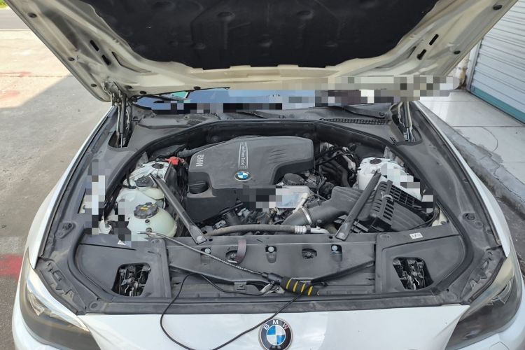Used BMW 5 Series 2017 525Li Luxury Design Package Engine Bay