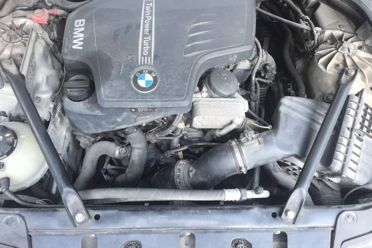 Used BMW 5 Series 2017 525Li Leading Model Engine Bay