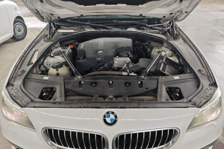 Used BMW 5 Series 2017 525Li Luxury Design Package Engine Bay