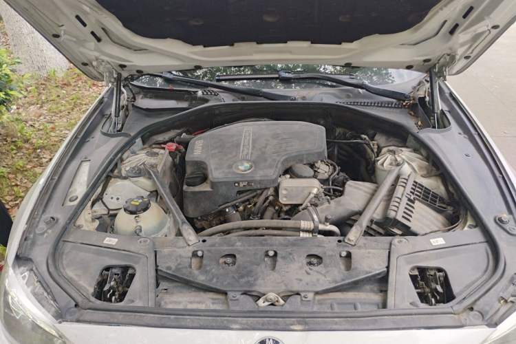 Used BMW 5 Series 2017 525Li Luxury Design Package Engine Bay