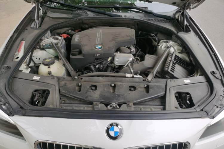 Used BMW 5 Series 2017 525Li Luxury Design Package Engine Bay
