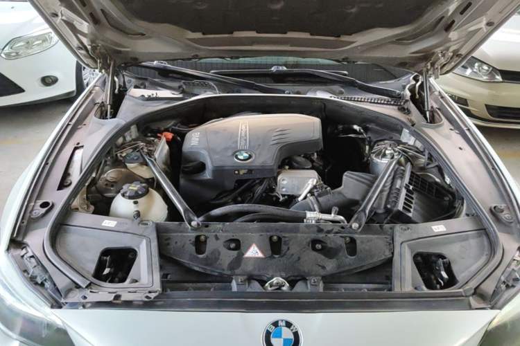Used BMW 5 Series 2017 525Li Luxury Design Package Engine Bay