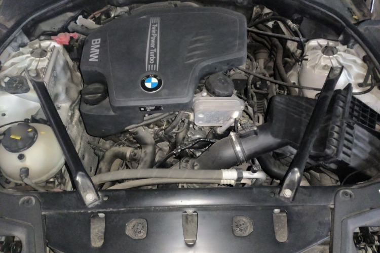 Used BMW 5 Series 2017 528Li Leading Model Engine Bay