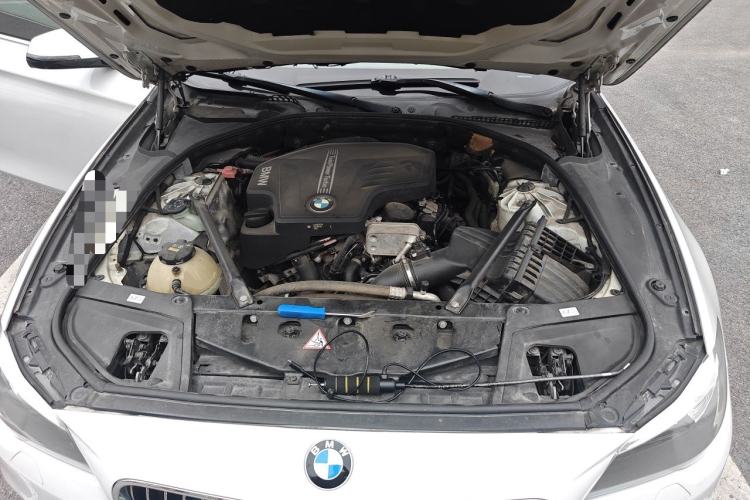 Used BMW 5 Series 2017 525Li Leading Model Engine Bay