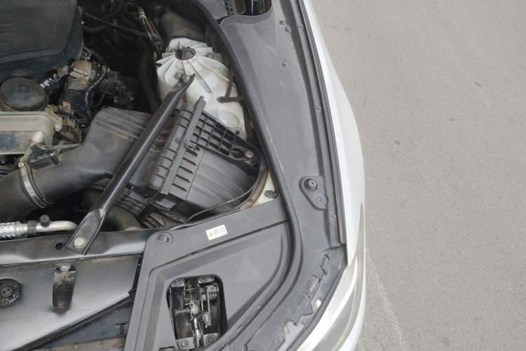 Used BMW 5 Series 2017 525Li Luxury Design Package Engine Bay Left
