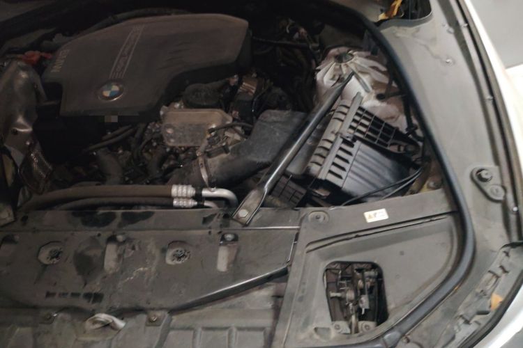 Used BMW 5 Series 2017 525Li Leading Model Engine Bay Left