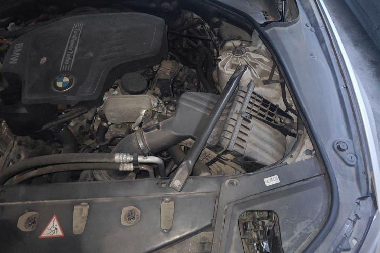 Used BMW 5 Series 2017 520Li Elegant Edition Engine Bay Left