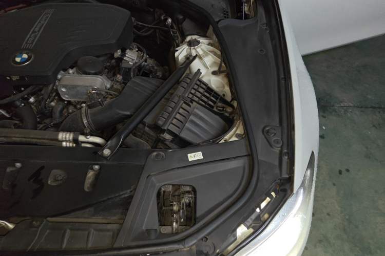 Used BMW 5 Series 2017 525Li Leading Model Engine Bay Left