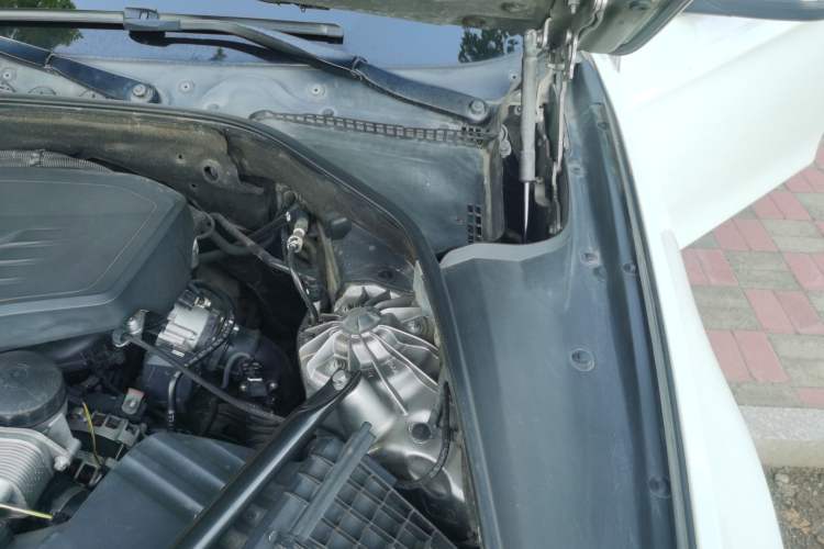 Used BMW 5 Series 2017 528Li xDrive Leading Model Engine Bay Left