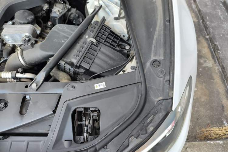 Used BMW 5 Series 2017 525Li Luxury Design Package Engine Bay Left