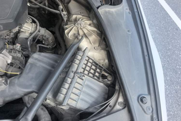 Used BMW 5 Series 2017 525Li Leading Model Engine Bay Left