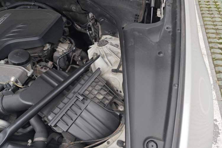 Used BMW 5 Series 2017 525Li Luxury Design Package Engine Bay Left