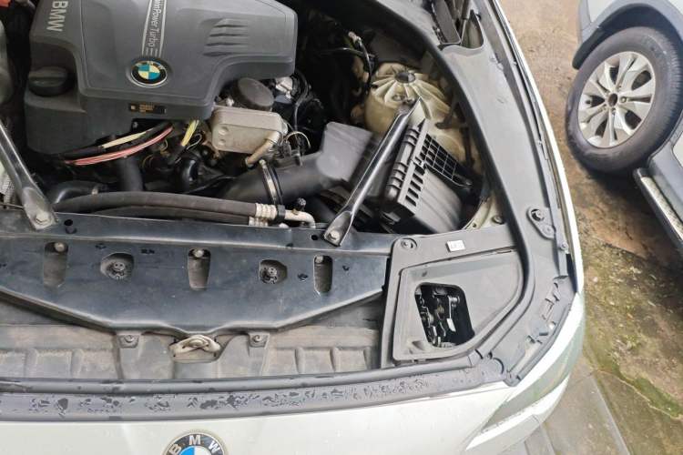 Used BMW 5 Series 2017 525Li Luxury Design Package Engine Bay Left
