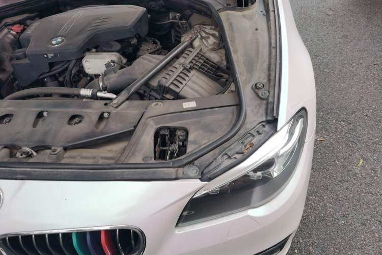Used BMW 5 Series 2017 525Li Leading Model Engine Bay Left