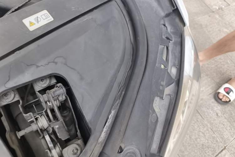 Used BMW 5 Series 2017 520Li Elegant Edition Engine Bay Left