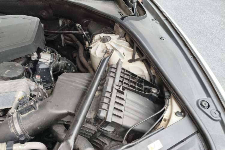Used BMW 5 Series 2017 525Li Luxury Design Package Engine Bay Left
