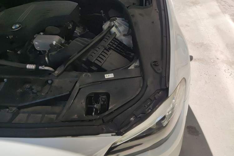 Used BMW 5 Series 2017 525Li Luxury Design Package Engine Bay Left