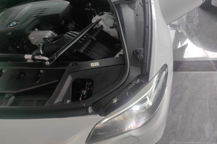 Used BMW 5 Series 2017 525Li Luxury Design Package Engine Bay Left