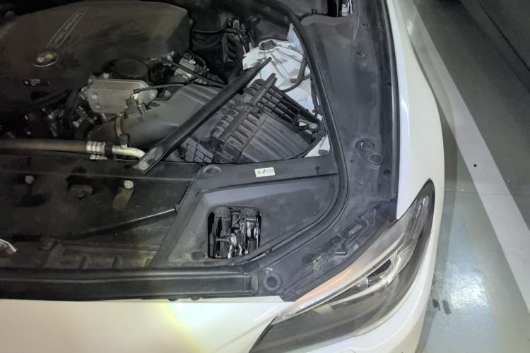 Used BMW 5 Series 2017 528Li Leading Model Engine Bay Left