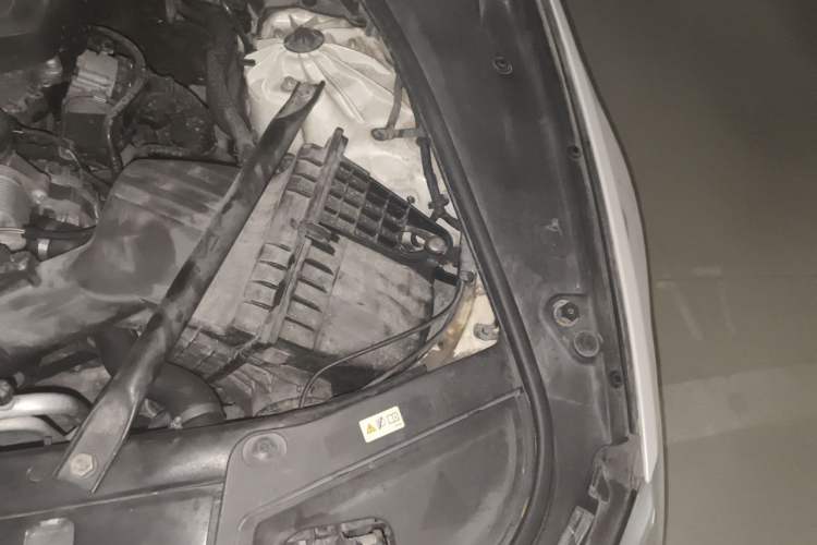 Used BMW 5 Series 2017 520Li Elegant Edition Engine Bay Left