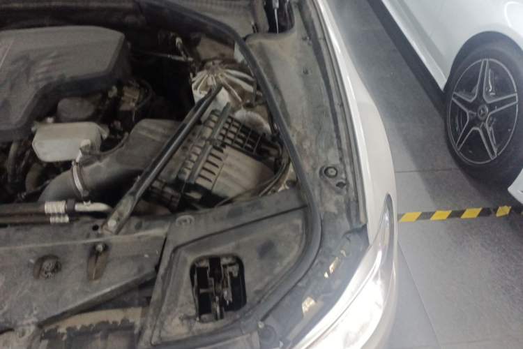 Used BMW 5 Series 2017 525Li Luxury Design Package Engine Bay Left