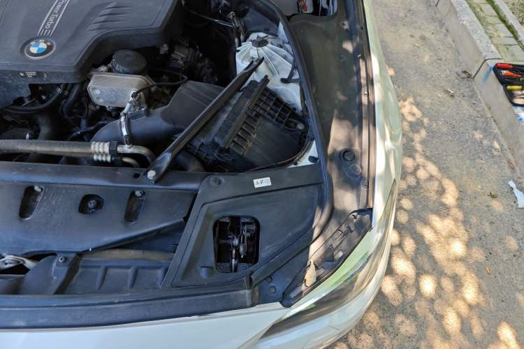 Used BMW 5 Series 2017 525Li Luxury Design Package Engine Bay Left