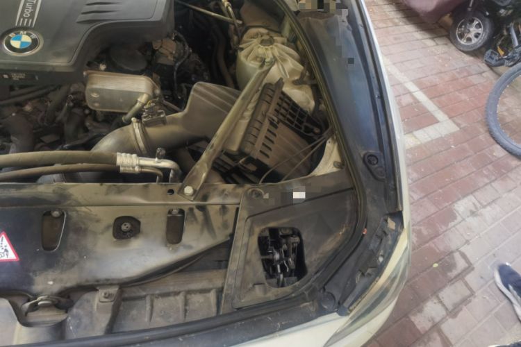 Used BMW 5 Series 2017 525Li Luxury Design Package Engine Bay Left