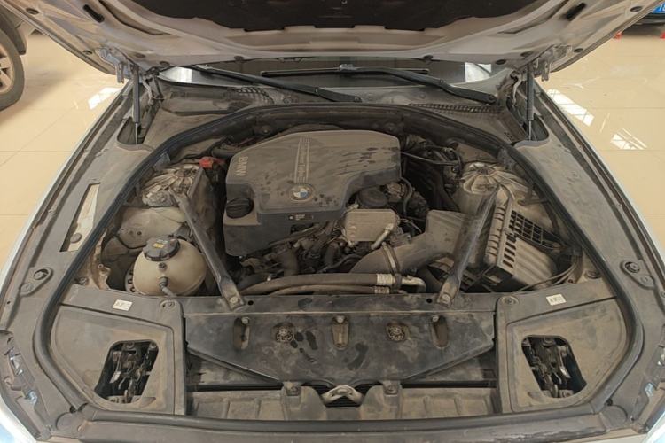 Used BMW 5 Series 2017 525Li Luxury Design Package Engine Bay